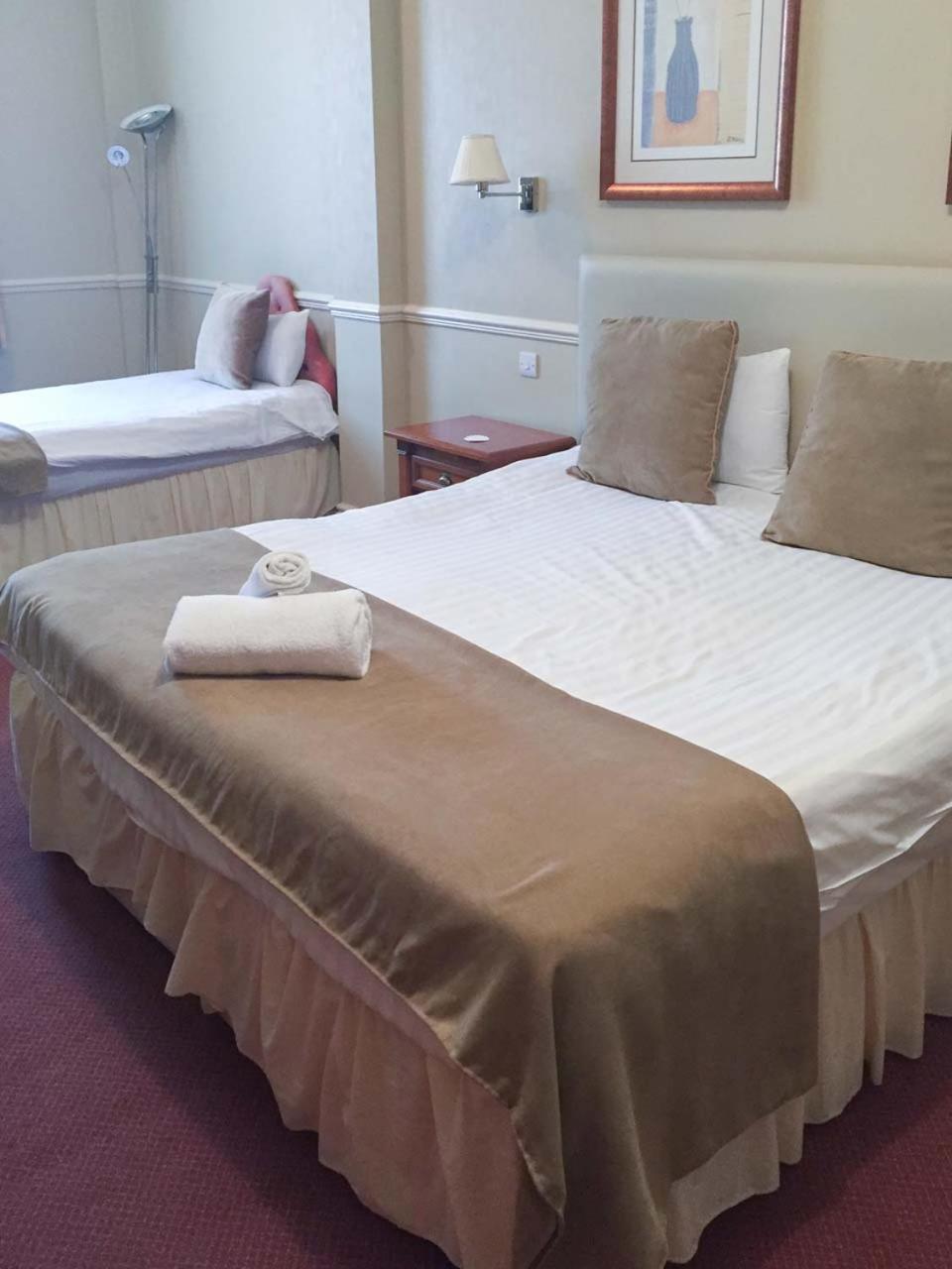 Oriel Hotel St Asaph Kültér fotó